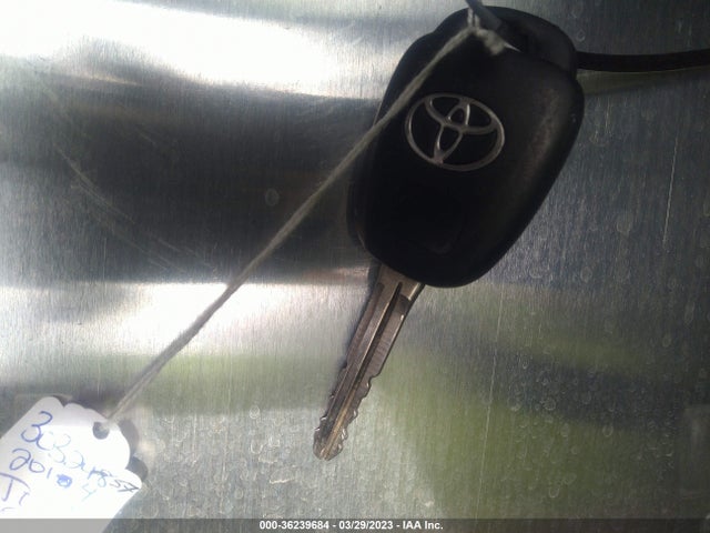 Toyota RAV4 LE 2014 JTMZFREV6ED034667 Image 3