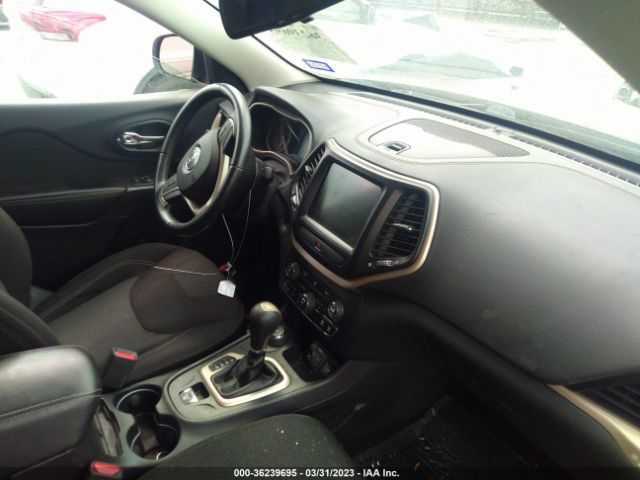 1C4PJMCB2HW512688 Jeep Cherokee Latitude