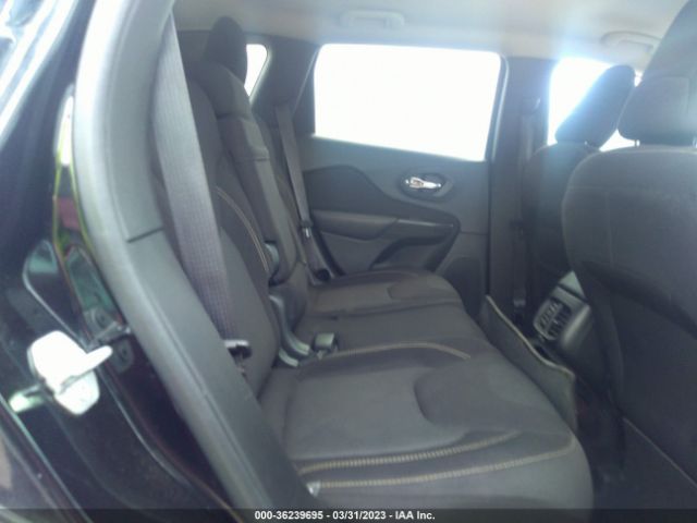 1C4PJMCB2HW512688 Jeep Cherokee Latitude