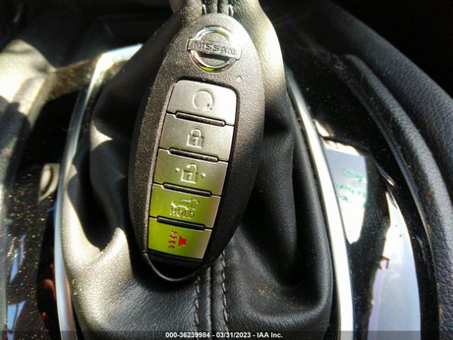 JN8AT2MT5LW042018 Nissan ROGUE SV