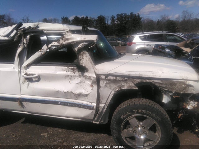 2010 JEEP COMMANDER SPORT VIN: 1J4RG4GK5AC128018