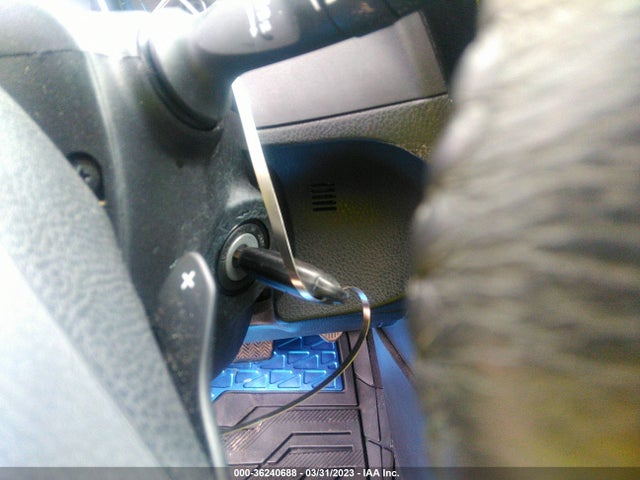 Toyota COROLLA SE 2018 5YFBURHE4JP741356 Image 11