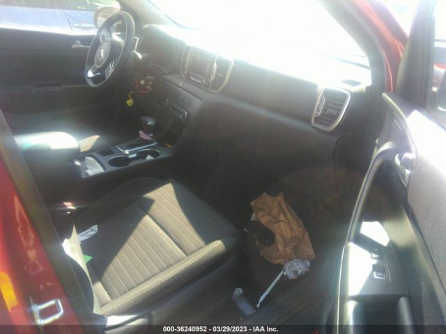 KNDPMCAC8J7444698 KIA Sportage Lx