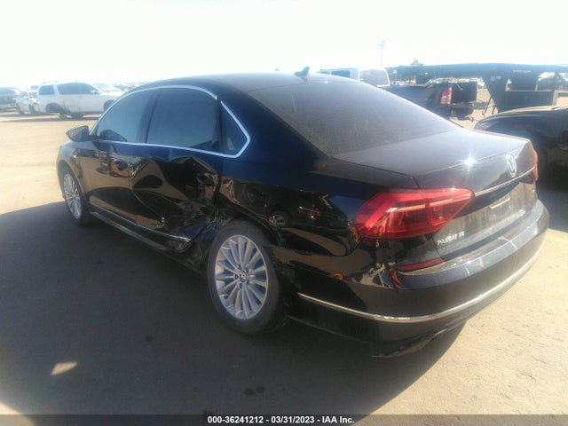 1VWBT7A33HC019196 Volkswagen Passat 1.8t Se
