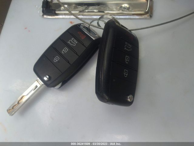 5XYPG4A30KG468771 KIA SORENTO LX