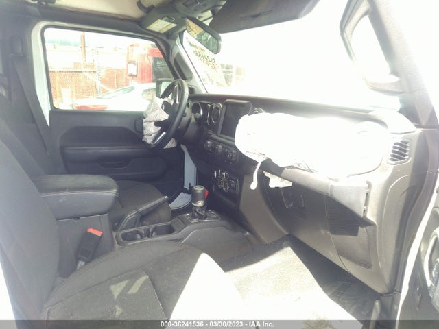 1C4HJXEN9KW521375 Jeep Wrangler Unlimited Sahara 4x4