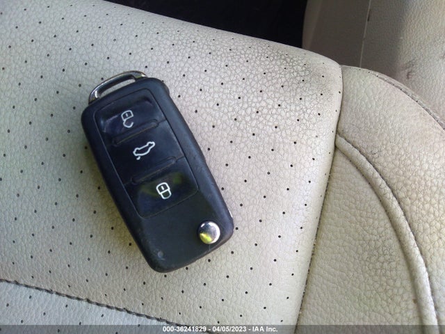 WVGBV7AX7FW511642 Volkswagen Tiguan Sel