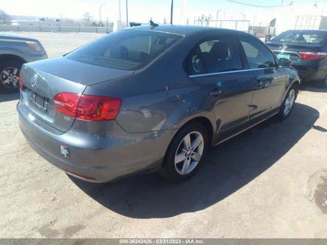 3VW3L7AJ4EM253084 Volkswagen Jetta Sedan Tdi