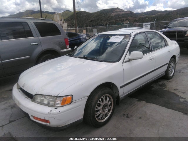 1995 HONDA ACCORD LX/EX VIN: 1HGCD5631SA058844