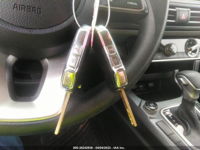 KNDEPCAA9M7211074 KIA Seltos Lx