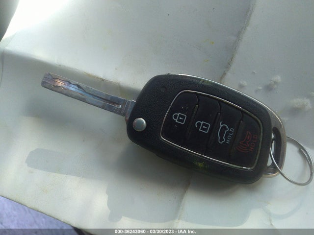 Hyundai TUCSON SE 2016 KM8J33A41GU125554 Image 3