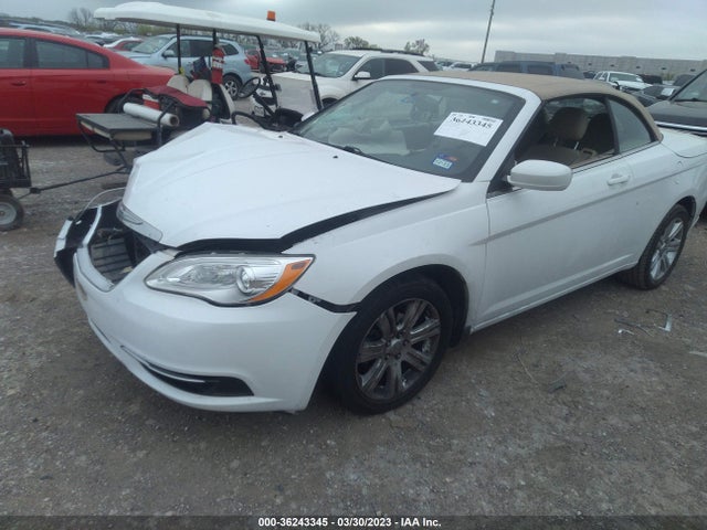 1C3BCBEB6EN137982 Chrysler 200 Touring