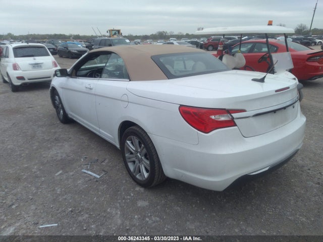 1C3BCBEB6EN137982 Chrysler 200 Touring