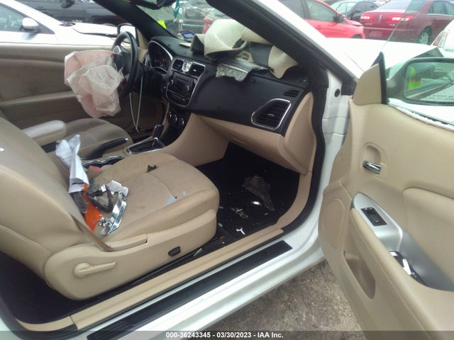 1C3BCBEB6EN137982 Chrysler 200 Touring
