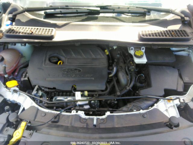 1FMCU9GD2JUC60582 Ford ESCAPE SE