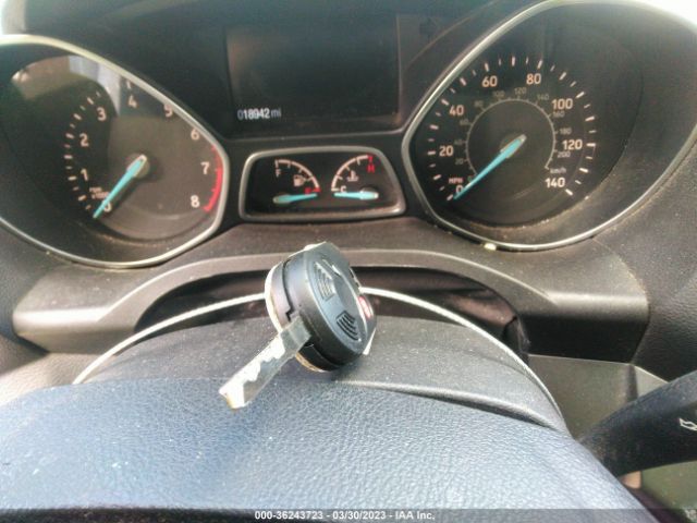 1FMCU9GD2JUC60582 Ford ESCAPE SE