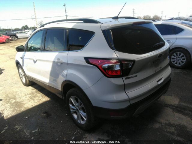 1FMCU9GD2JUC60582 Ford ESCAPE SE