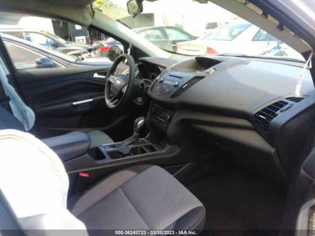 1FMCU9GD2JUC60582 Ford ESCAPE SE