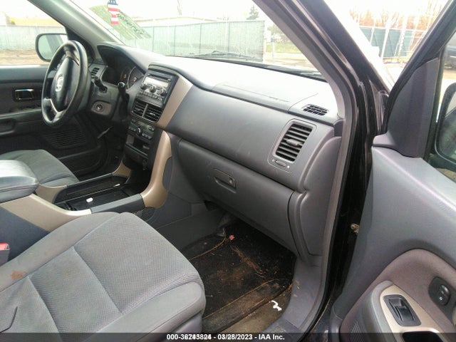 2006 HONDA PILOT EX VIN: 2HKYF18496H548220