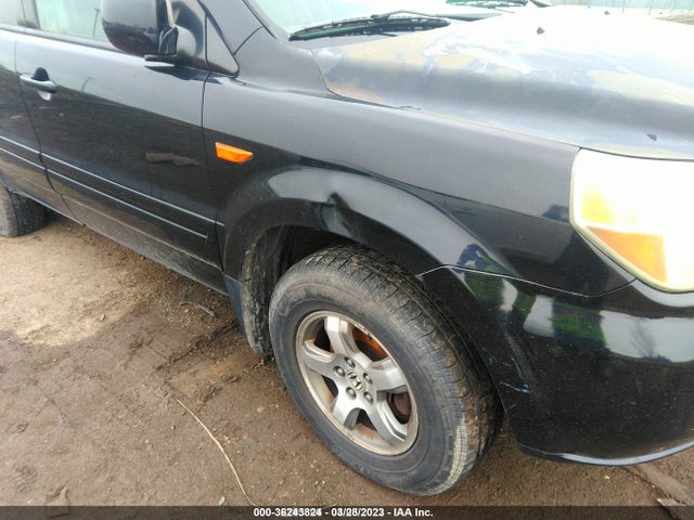 2006 HONDA PILOT EX VIN: 2HKYF18496H548220