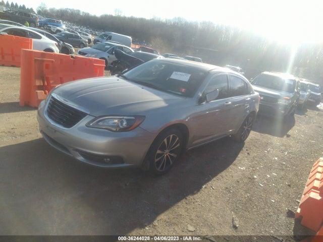 1C3CCBBG4EN197764 Chrysler 200 Touring