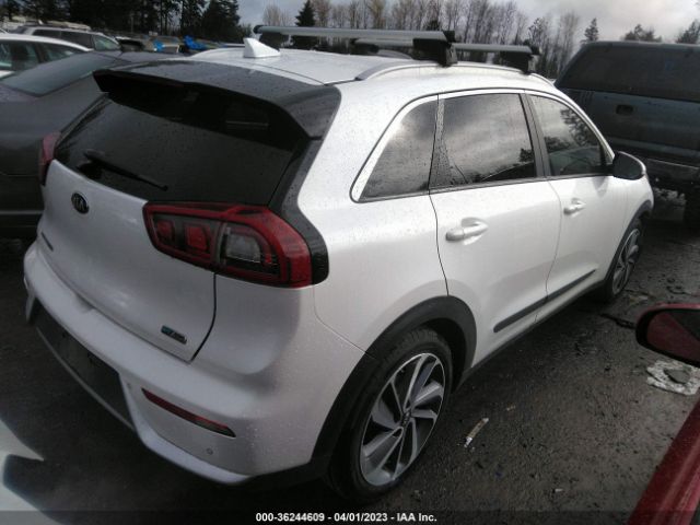 KNDCE3LC2H5052556 KIA Niro Touring
