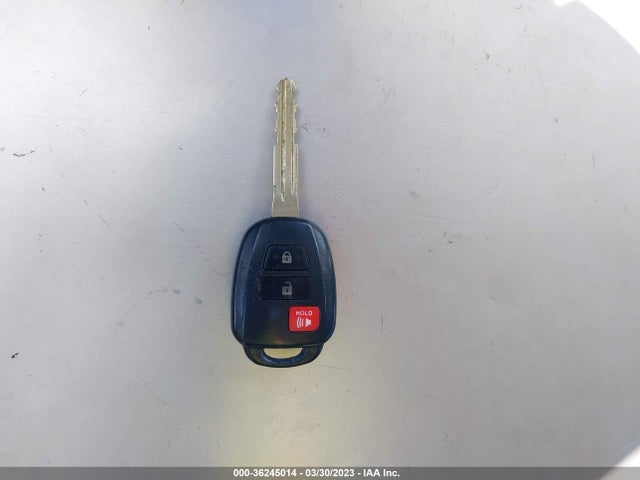 Toyota Prius C One/two/three/four 2016 JTDKDTB39G1137870 Image 3