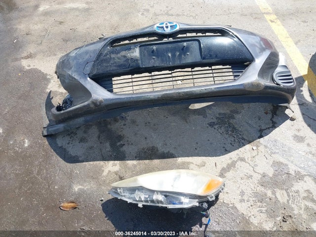 Toyota Prius C One/two/three/four 2016 JTDKDTB39G1137870 Image 4