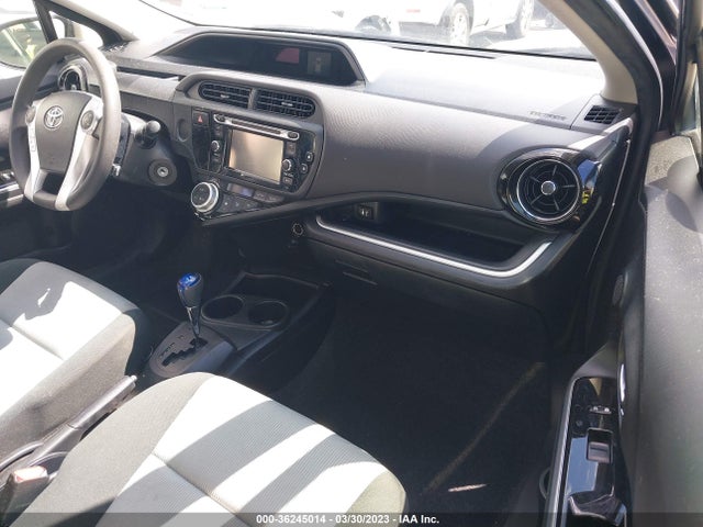 Toyota Prius C One/two/three/four 2016 JTDKDTB39G1137870 Image 7