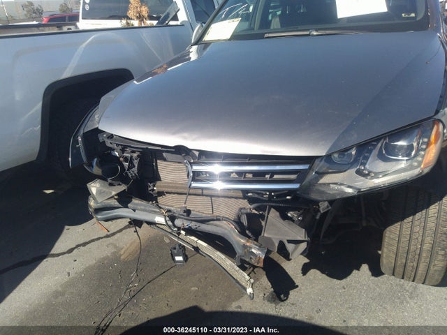 WVGDF9BP8ED005859 Volkswagen Touareg R-line