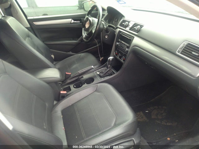 1VWAT7A37FC005083 Volkswagen Passat 1.8t Wolfsburg Ed