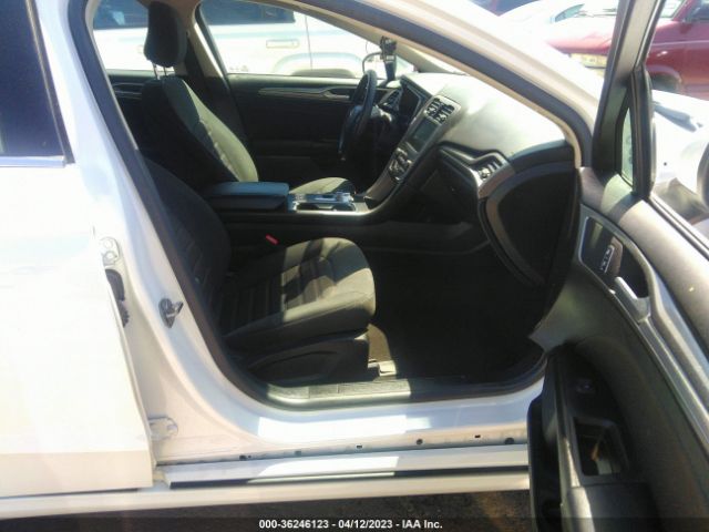 3FA6P0HD4LR172832 Ford FUSION SE
