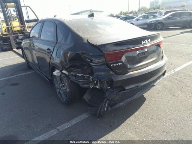 3KPF54AD1PE548045 KIA Forte Gt-line