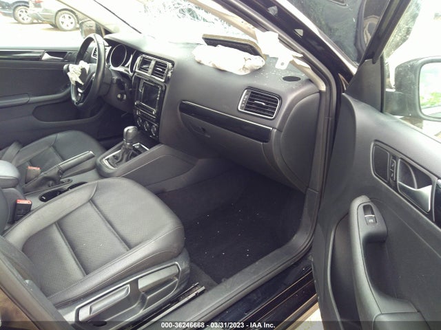 3VWL17AJ5HM267585 Volkswagen Jetta 1.8t Sel