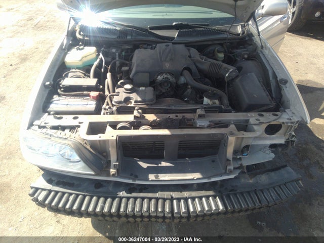 36247004 :رقم المزاد ، 1LNHM82W53Y628676 vin ، 2003 Lincoln Town Car Signature مزاد بيع