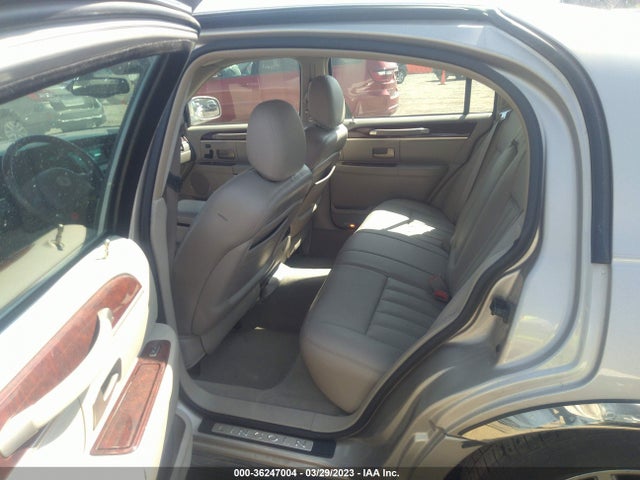 36247004 :رقم المزاد ، 1LNHM82W53Y628676 vin ، 2003 Lincoln Town Car Signature مزاد بيع