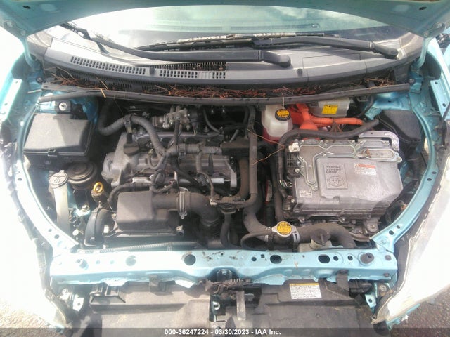 Toyota Prius C One/three/two/four 2014 JTDKDTB32E1066573 Image 11
