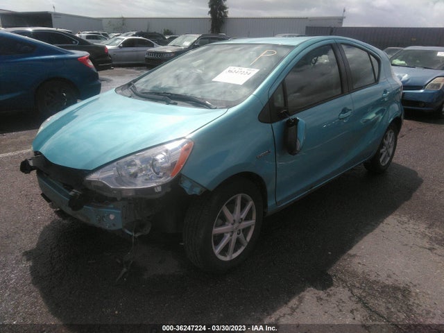 Toyota Prius C One/three/two/four 2014 JTDKDTB32E1066573 Image 2