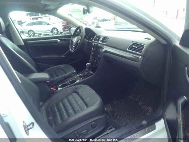 1VWCT7A33HC050923 Volkswagen Passat 1.8t Sel Premium