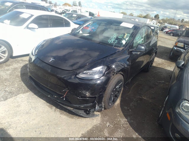 Tesla Model Y Long Range 2023 7SAYGDEE1PF633227 Image 2