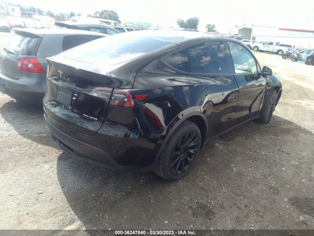 Tesla Model Y Long Range 2023 7SAYGDEE1PF633227 Image 4