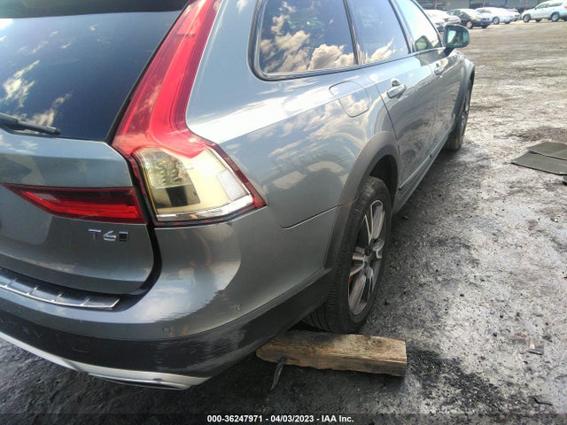 2017 Volvo V90, VIN: YV4A22NL4H1004438