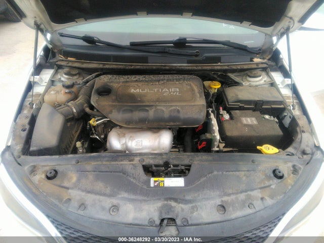 1C3CCCAB3GN152751 Chrysler 200 Limited