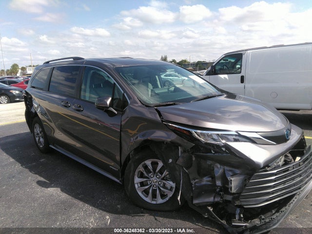 2021 TOYOTA SIENNA LE VIN: 5TDKRKEC1MS014621