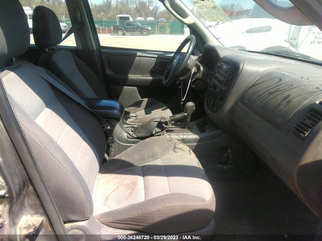 2005 FORD ESCAPE XLS VIN: 1FMYU92Z75DA03402