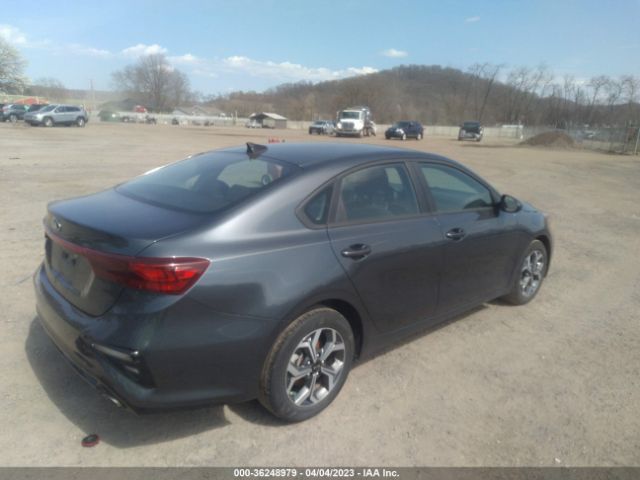 3KPF24AD0ME277404 KIA Forte Lxs