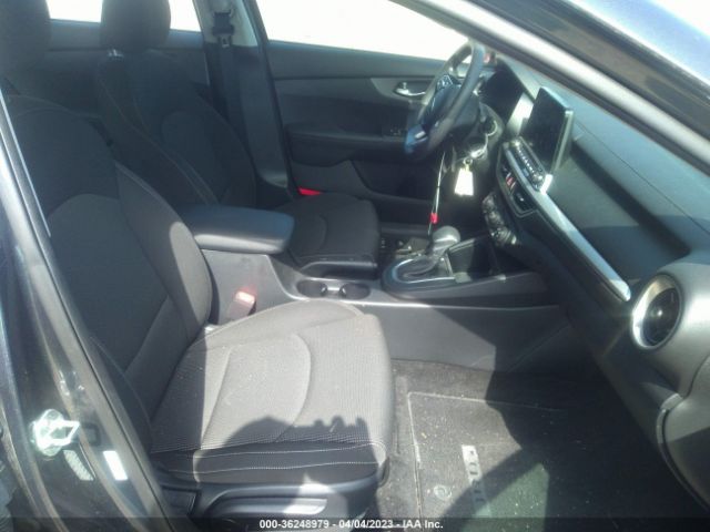 3KPF24AD0ME277404 KIA Forte Lxs