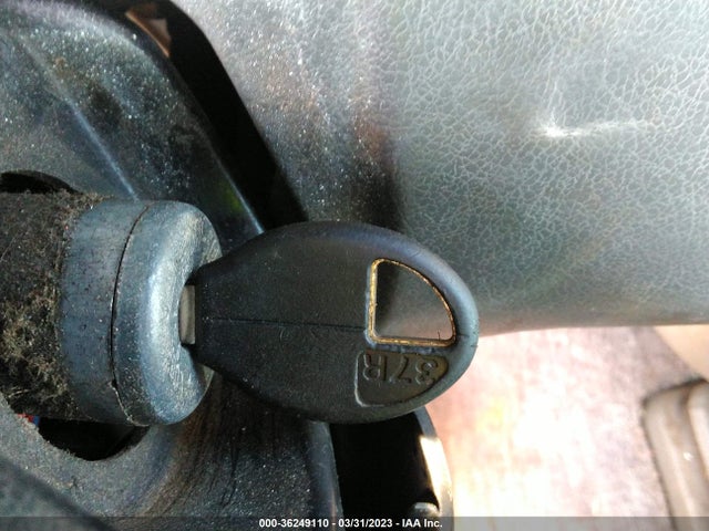 1996 NISSAN TRUCK XE VIN: 1N6SD11S0TC352207