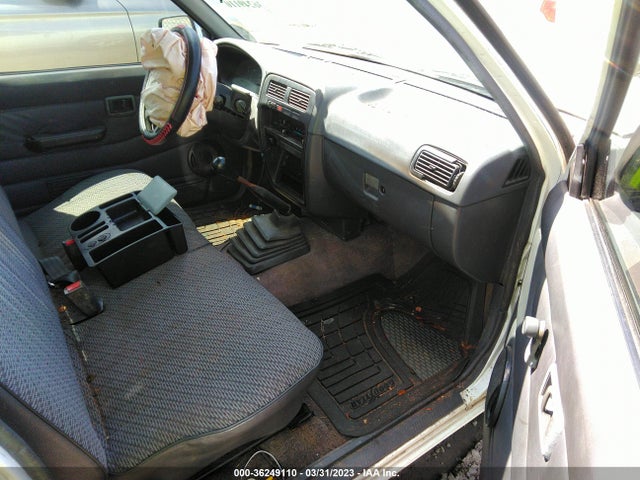 1996 NISSAN TRUCK XE VIN: 1N6SD11S0TC352207