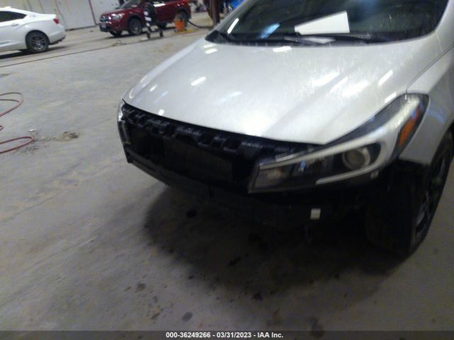 3KPFK4A7XHE110547 KIA FORTE LX